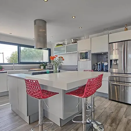 Villa Seafront 4 Bedroom With Pool - Dodo Et Tartine Hyeres