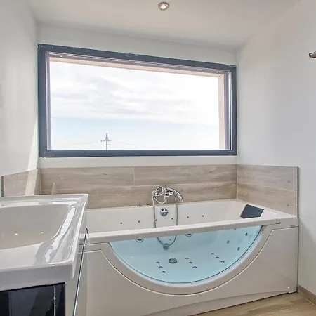 Seafront 4 Bedroom With Pool - Dodo Et Tartine Villa *