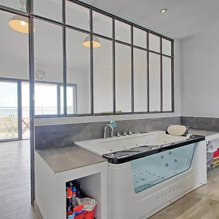 Seafront 4 Bedroom With Pool - Dodo Et Tartine * Hyeres